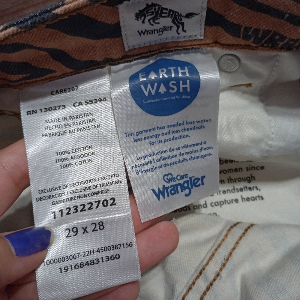 Wrangler Women's High Rise Wild West Purr Print Straight Jeans - Picture 7 of 11